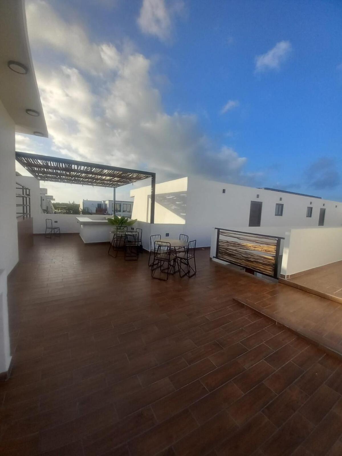 New 2 Bedroom With Jacuzzi In Apartment *