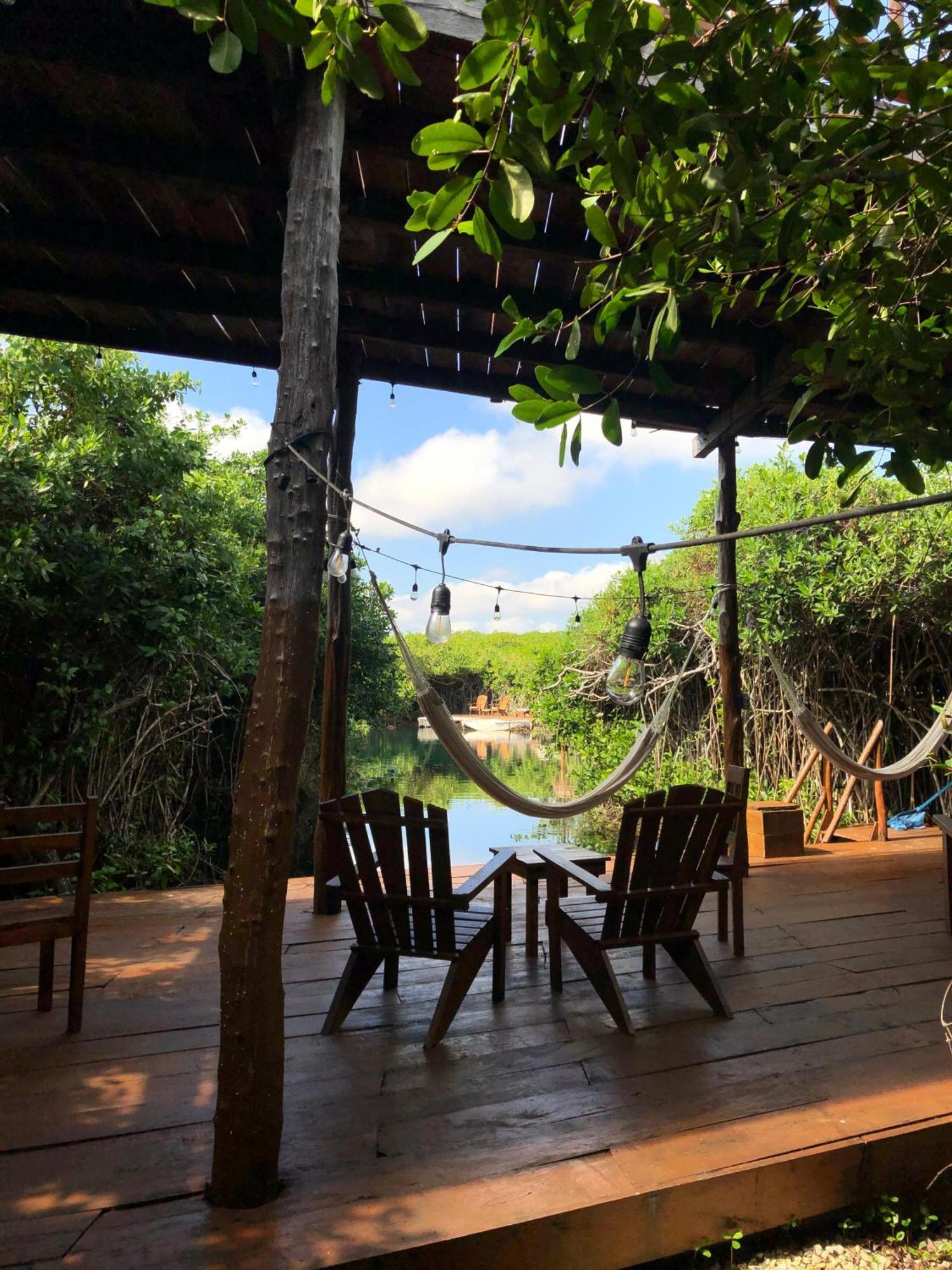 - Aldea Mangle & Cenote *