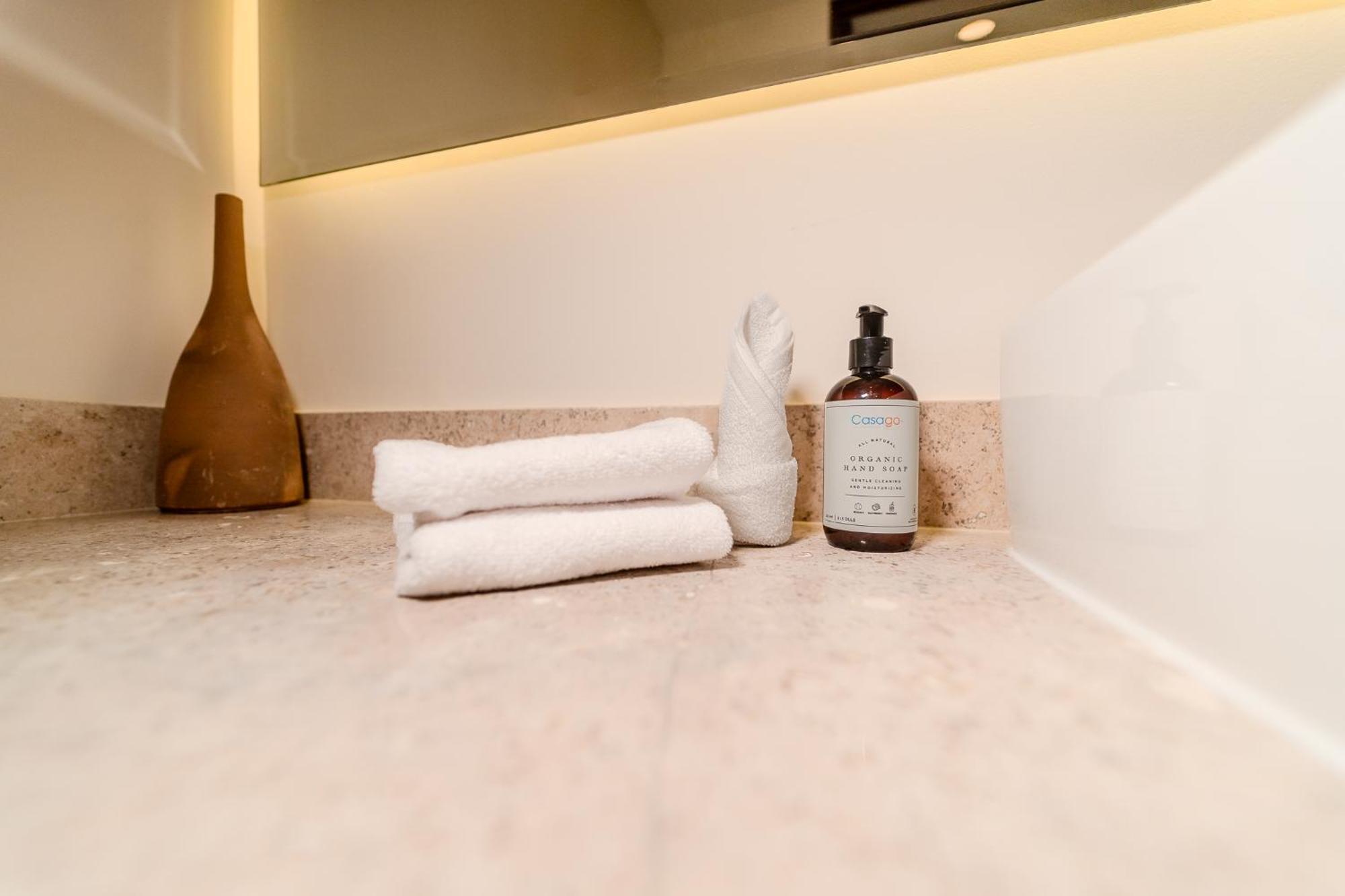 Tropical 2 Bedroom | Private Balcony & Rooftop | Casago *