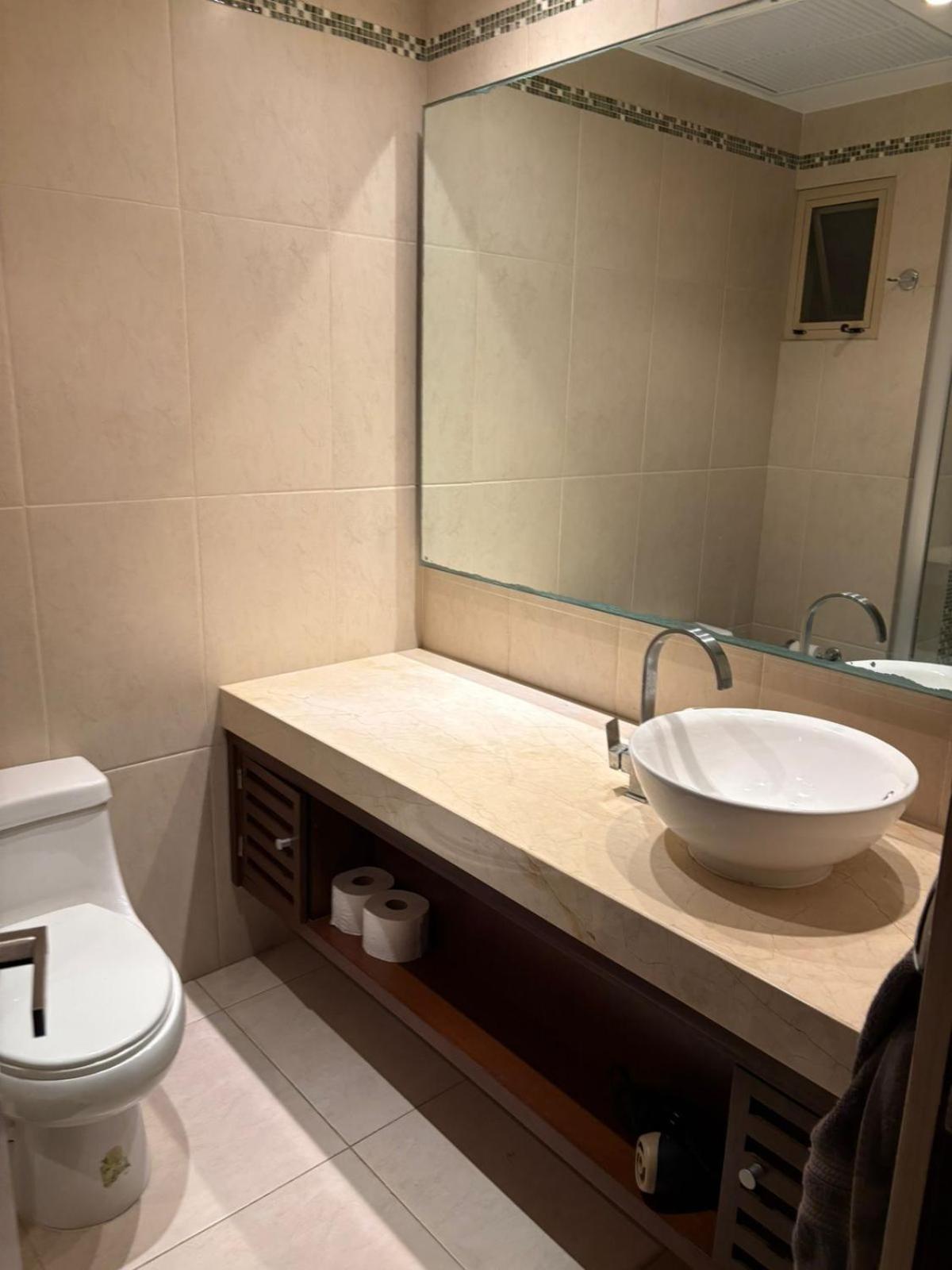 Spacious Penthouse With Private Rooftop & Jacuzzi Apartment *