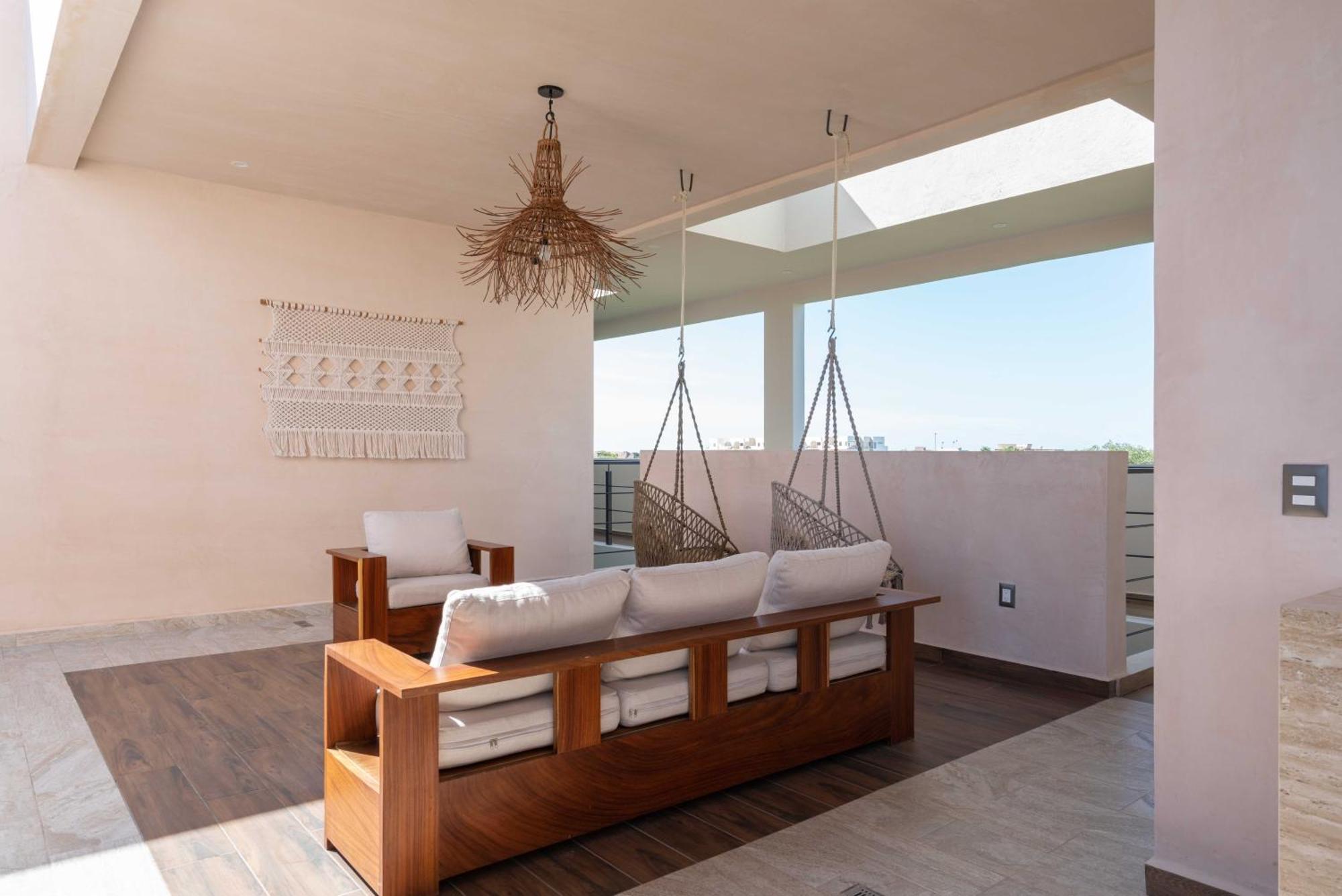 Phimai & Infinity Pool, Fast Wifi, Nespresso & Netflix Apartment *