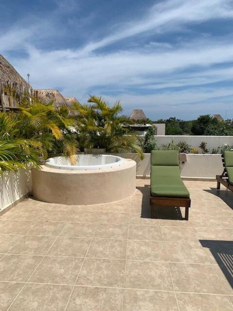 Spacious Penthouse With Private Rooftop & Jacuzzi Apartment