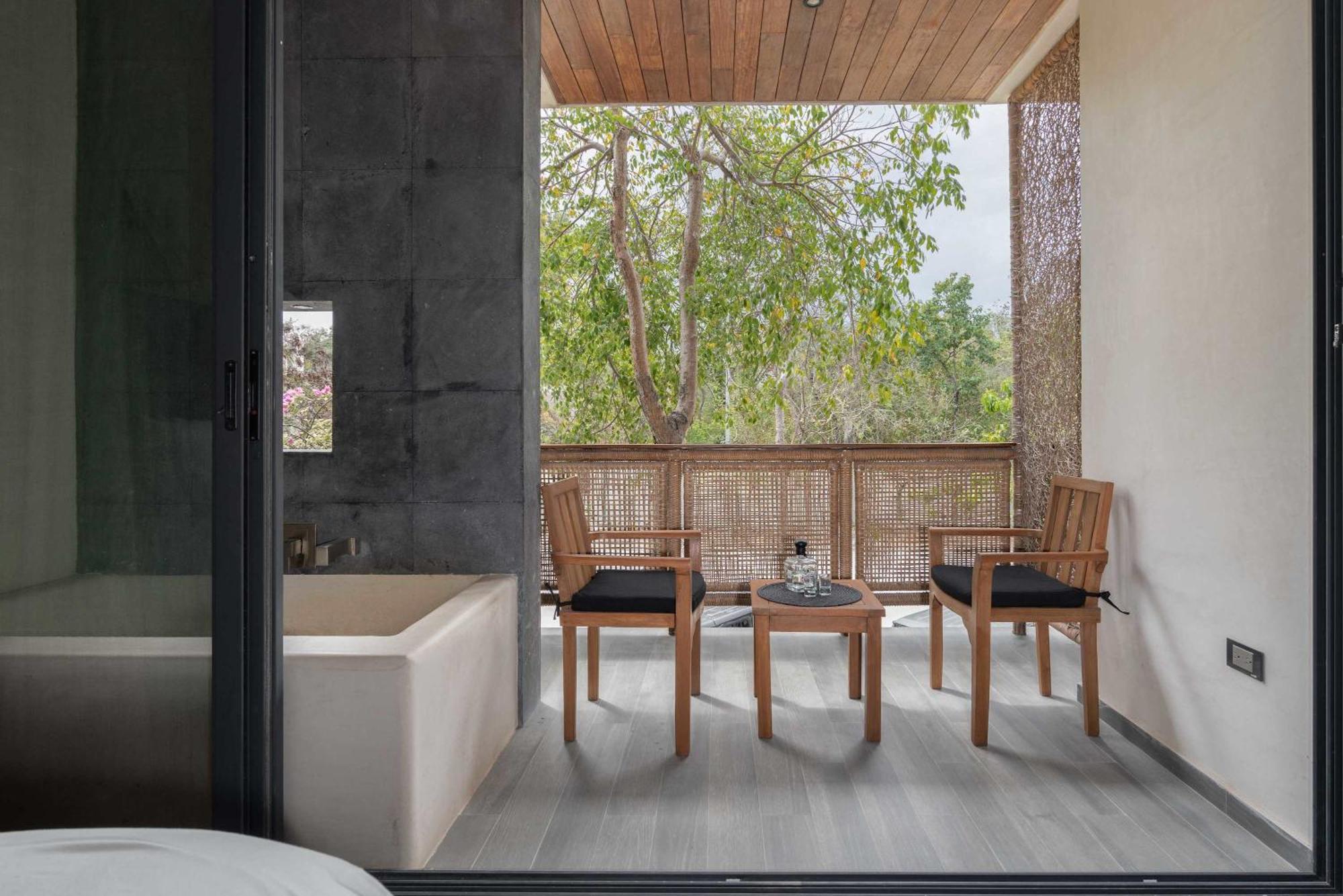 Exclusive 20 Guest Pool Tubs And Concierge Villa Tulum