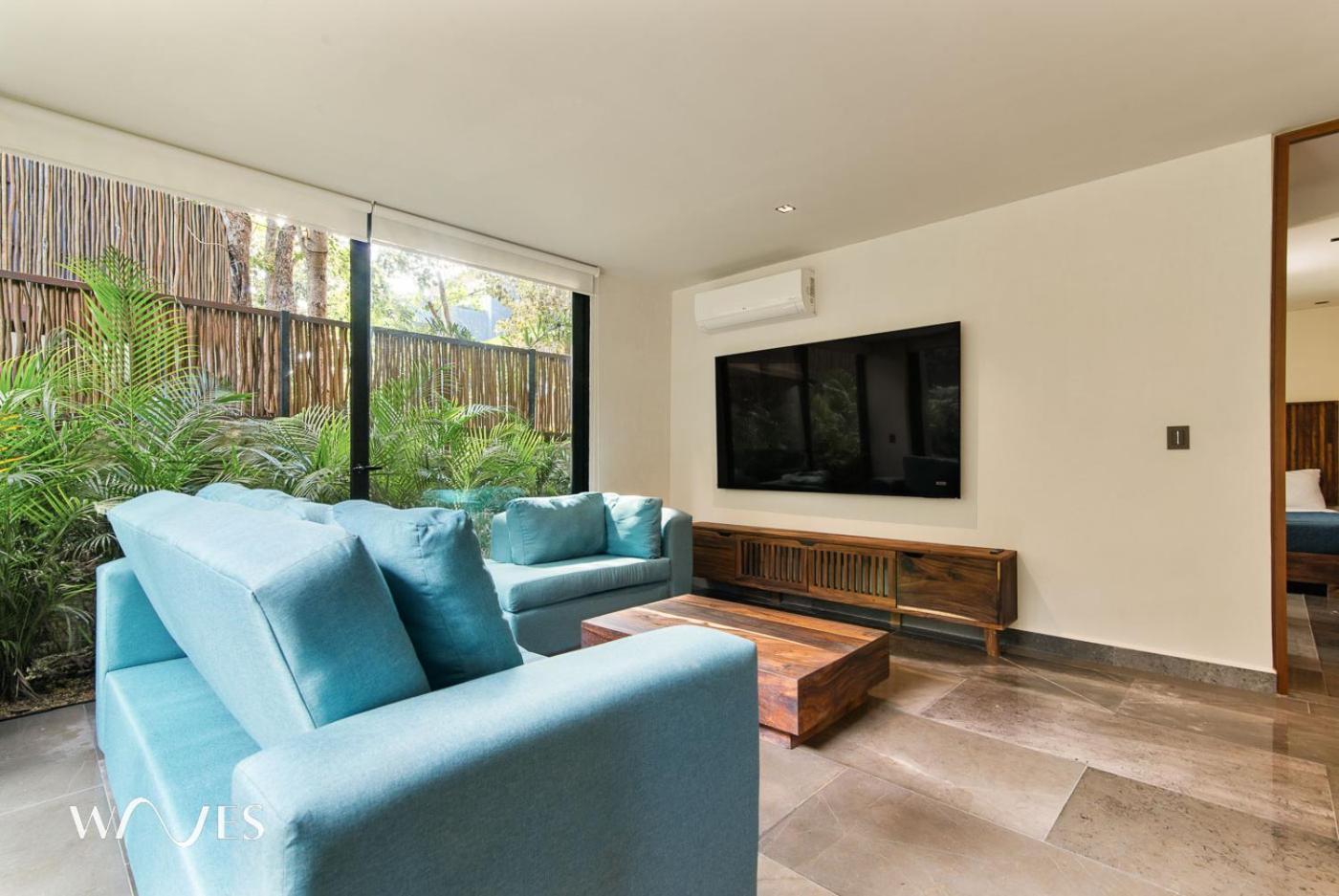Apartment 2br Wprivate Pool - Steps Away From The