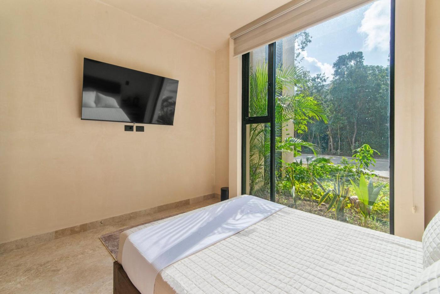 Boho-chic Retreat Pool Access Near Apartment *