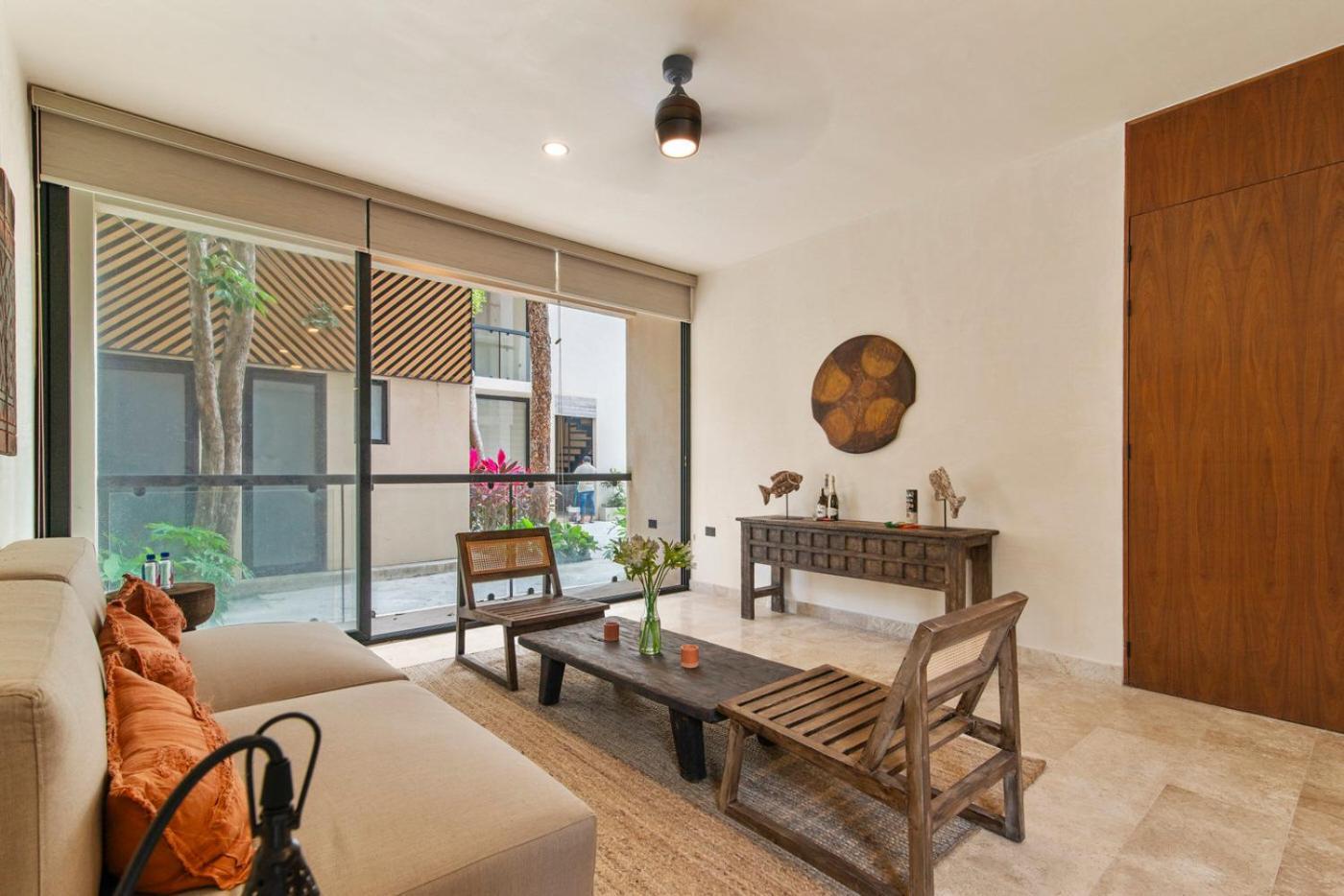 Boho-chic Retreat Pool Access Near Apartment *