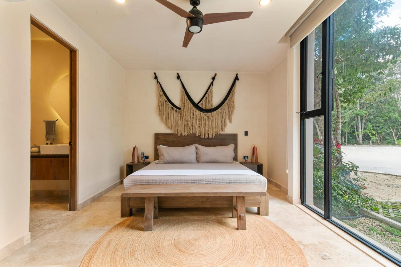 Apartment Boho-chic Retreat Pool Access Near *