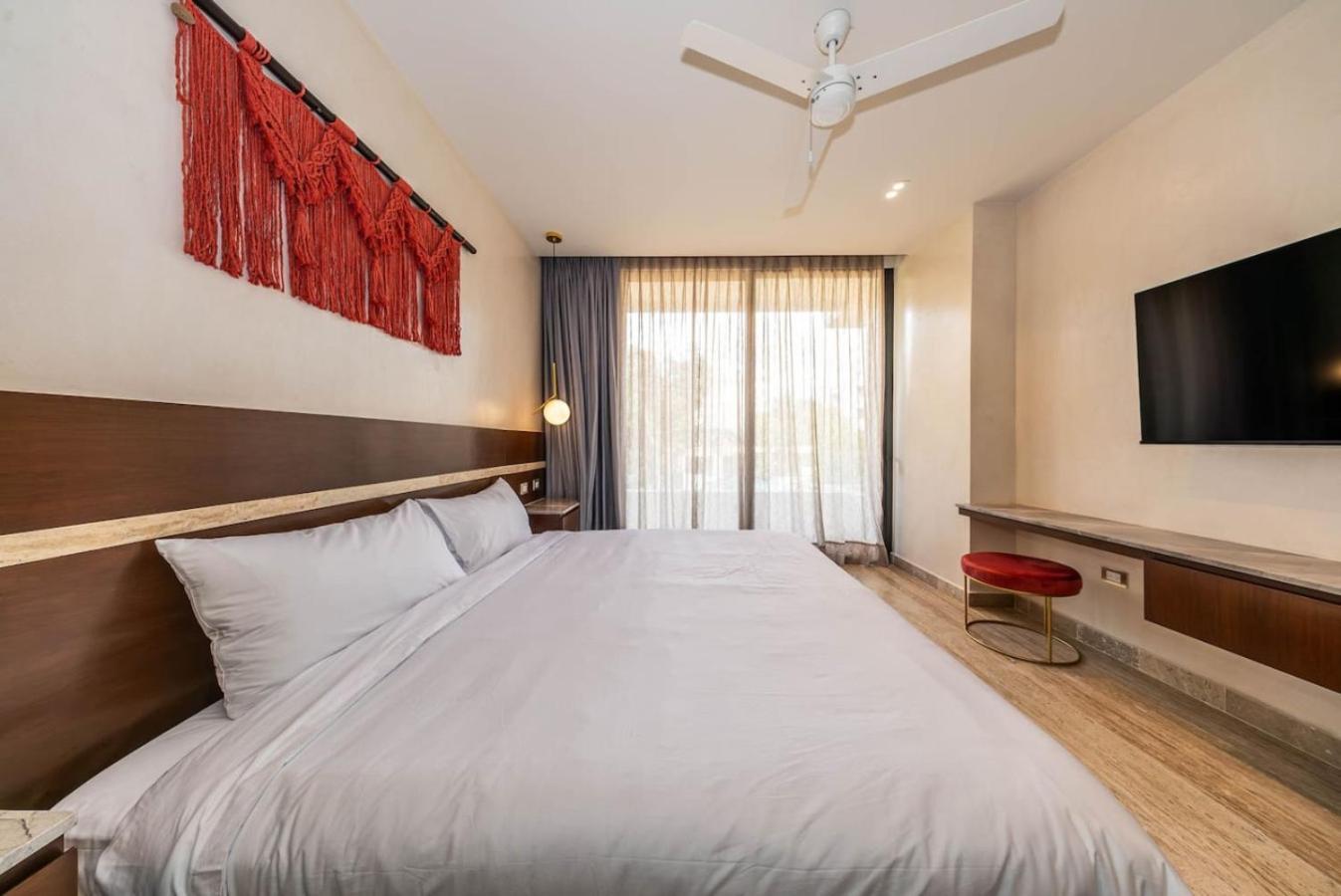 Lux 2br With Rooftop Pool And Close To