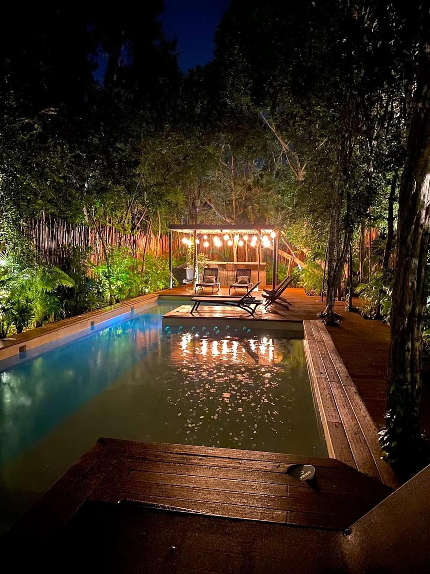 Spacious, Stylish, Comfortable, 2bd 2bth Condo,private Pool 24hr Concierge