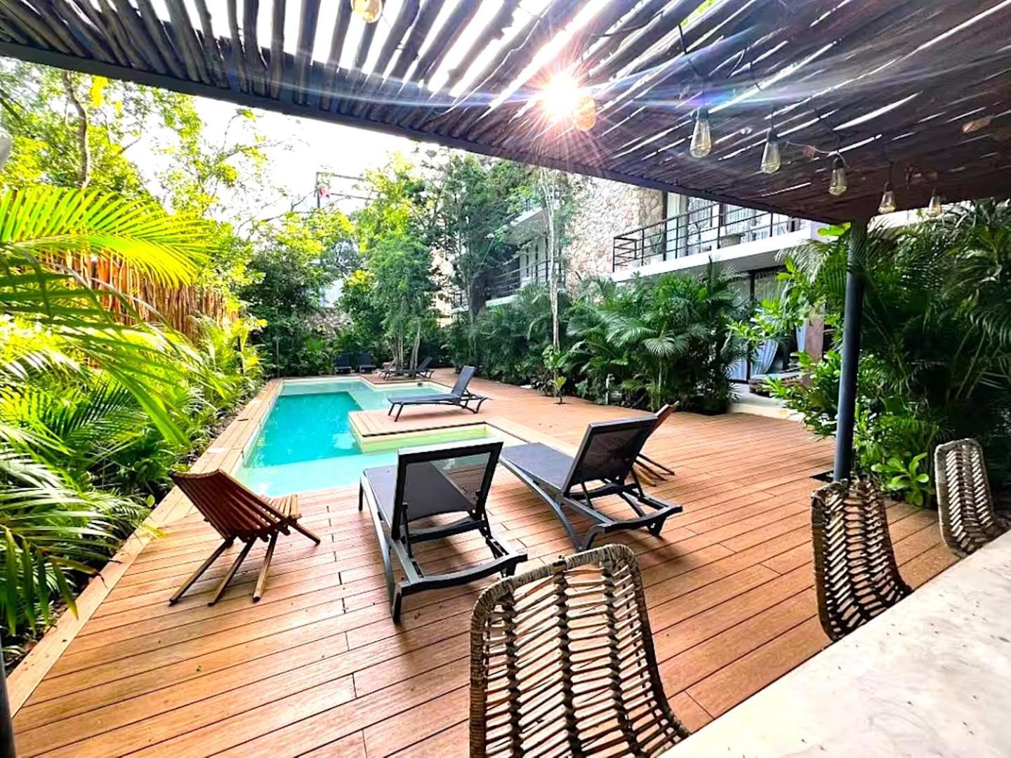 Spacious, Stylish, Comfortable, 2bd 2bth Condo,private Pool 24hr Concierge *