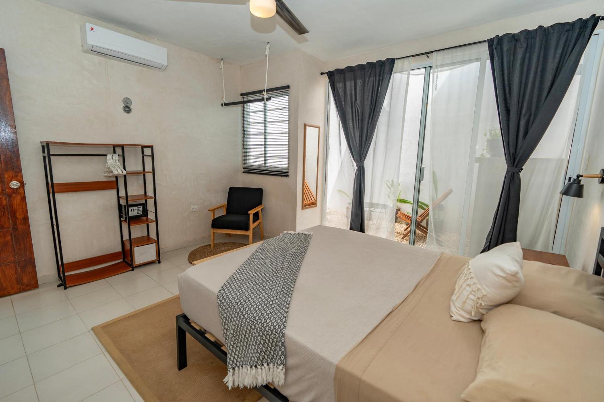 Holiday home Pretty Downtown House With Private Pool