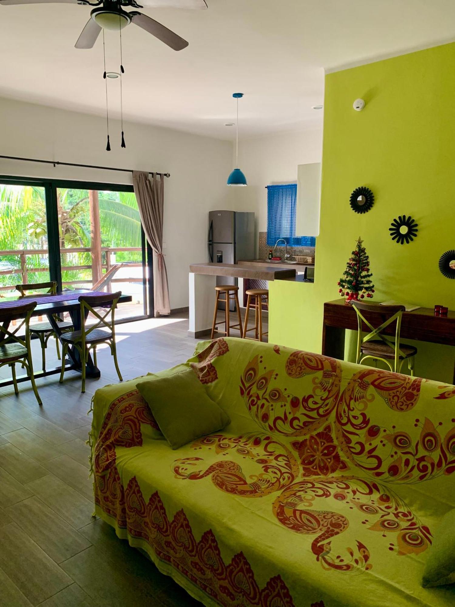 Tua Large Comfortable Pool Parking Space Apartment