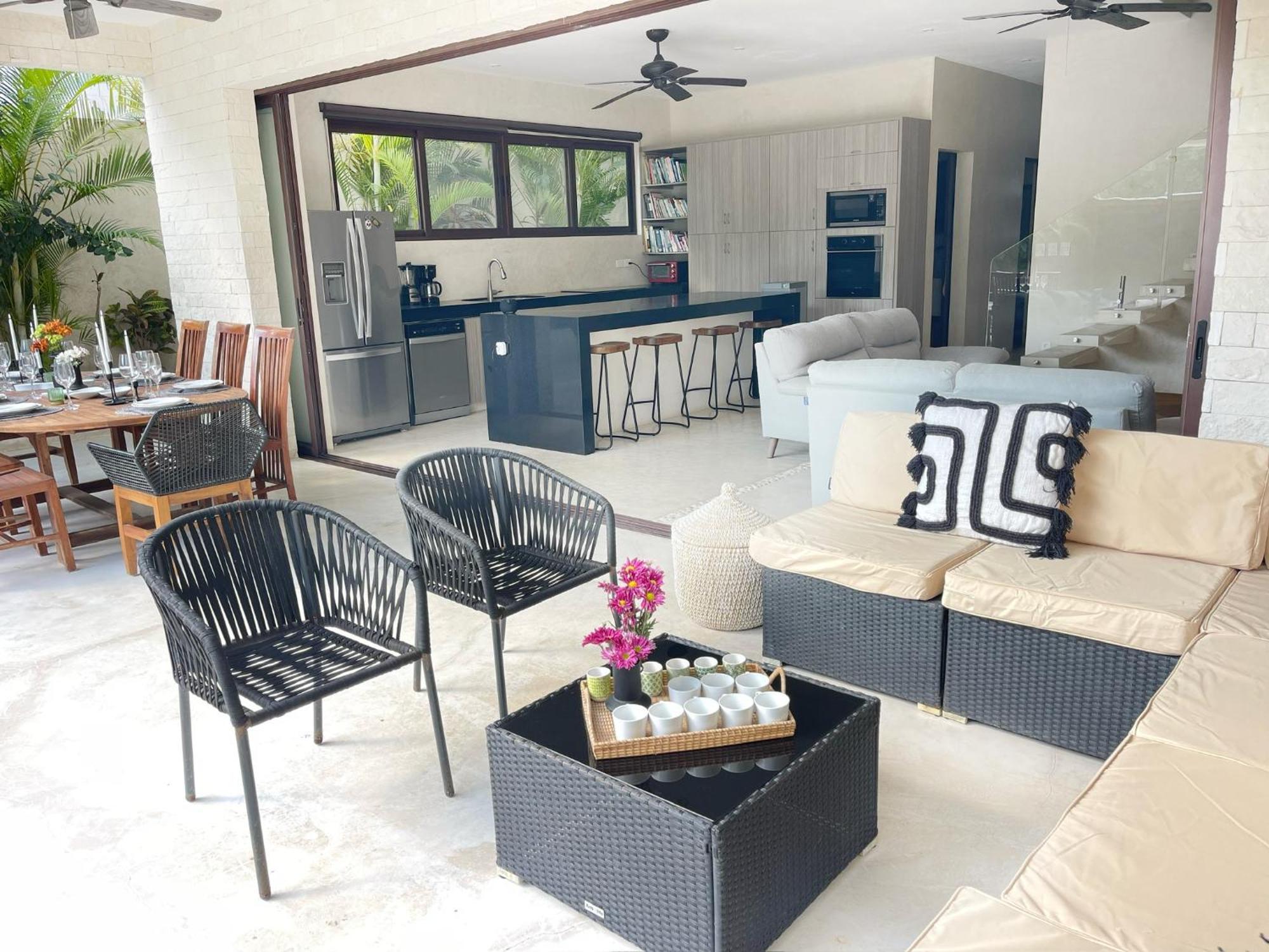 Luxury House Tomanoa - 10pers - 4rooms - Pool - Hotjacuzzi - Speed Wifi -waterfall *
