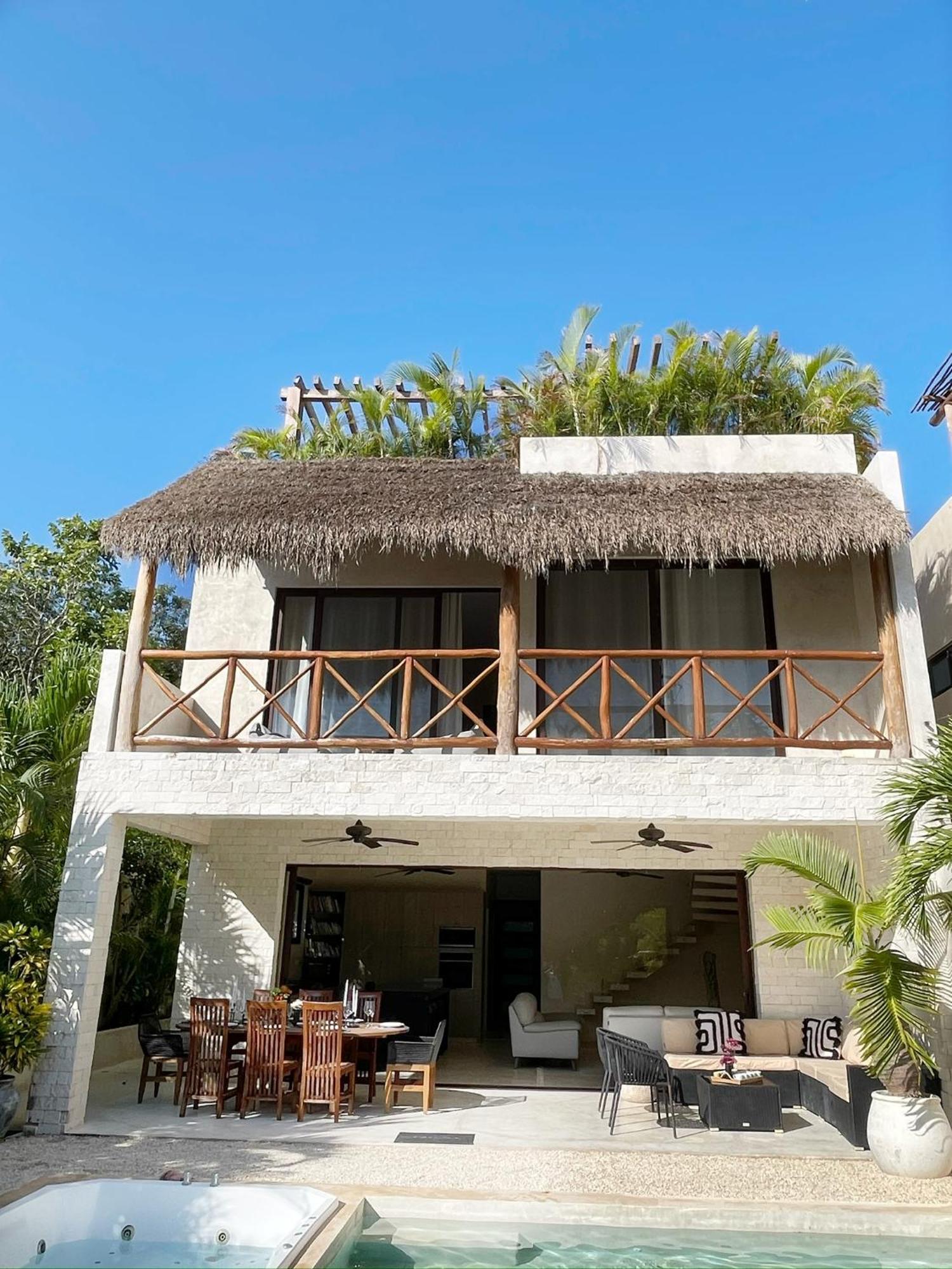 Luxury House Tomanoa - 10pers - 4rooms - Pool - Hotjacuzzi - Speed Wifi -waterfall Tulum