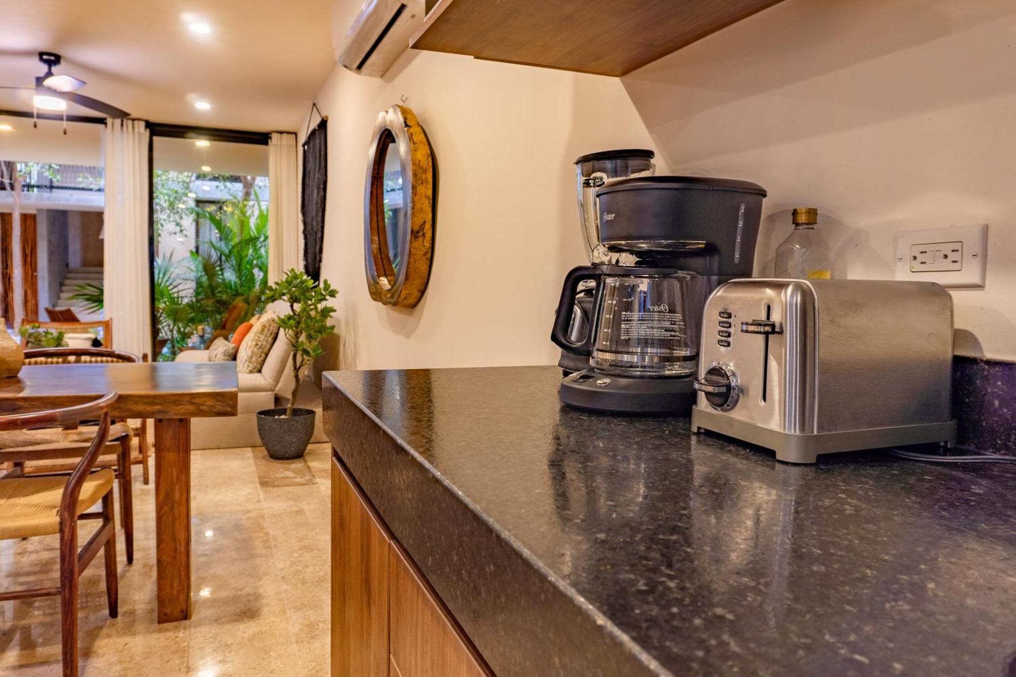 Modern - 2bdr Near The And Supermarkets Apartment *