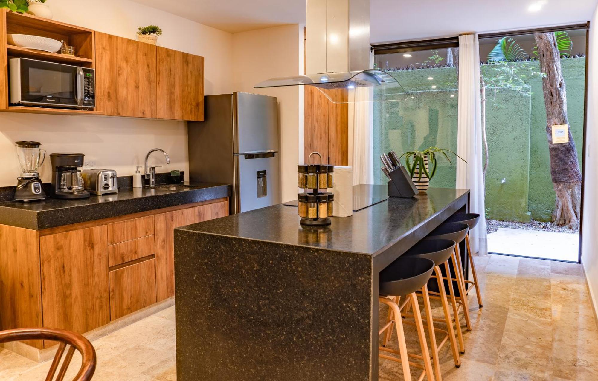 Modern - 2bdr Near The And Supermarkets *