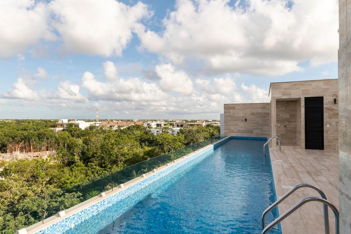 Brand New With King Bed And Rooftop Pool *