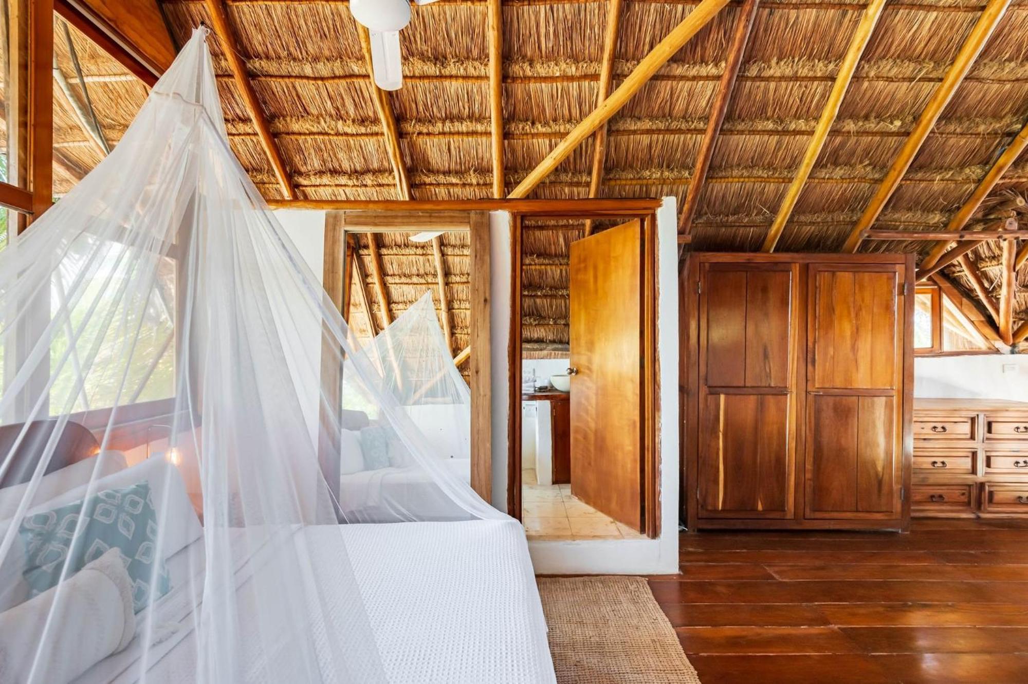 Amazing Eco Palapa At Private In Sian Kaan. *