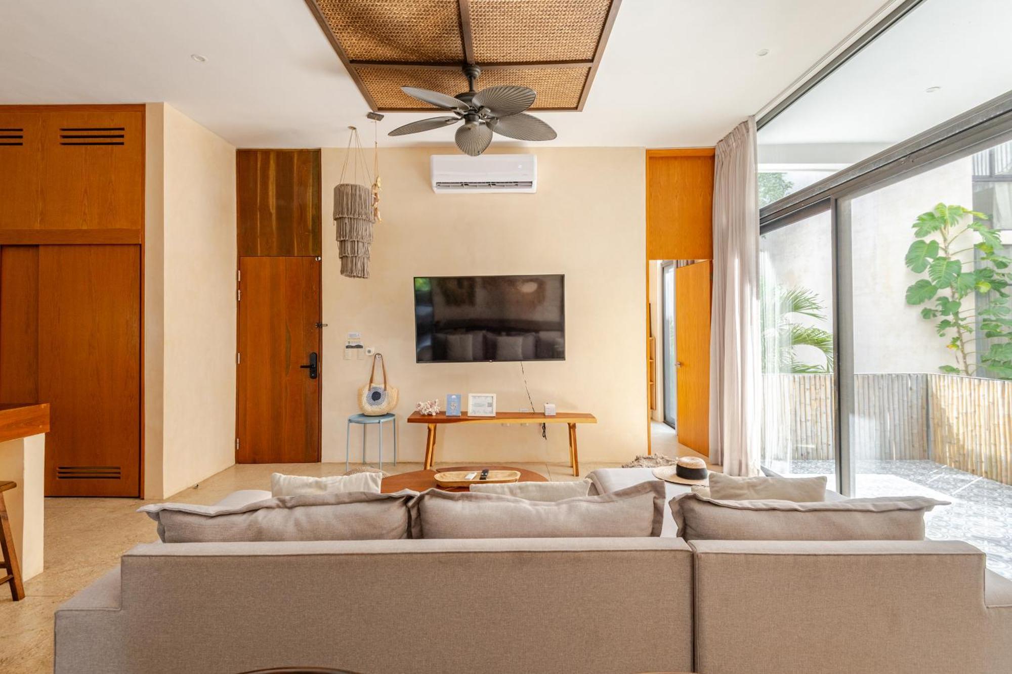 Manor By The Spot Apartment *