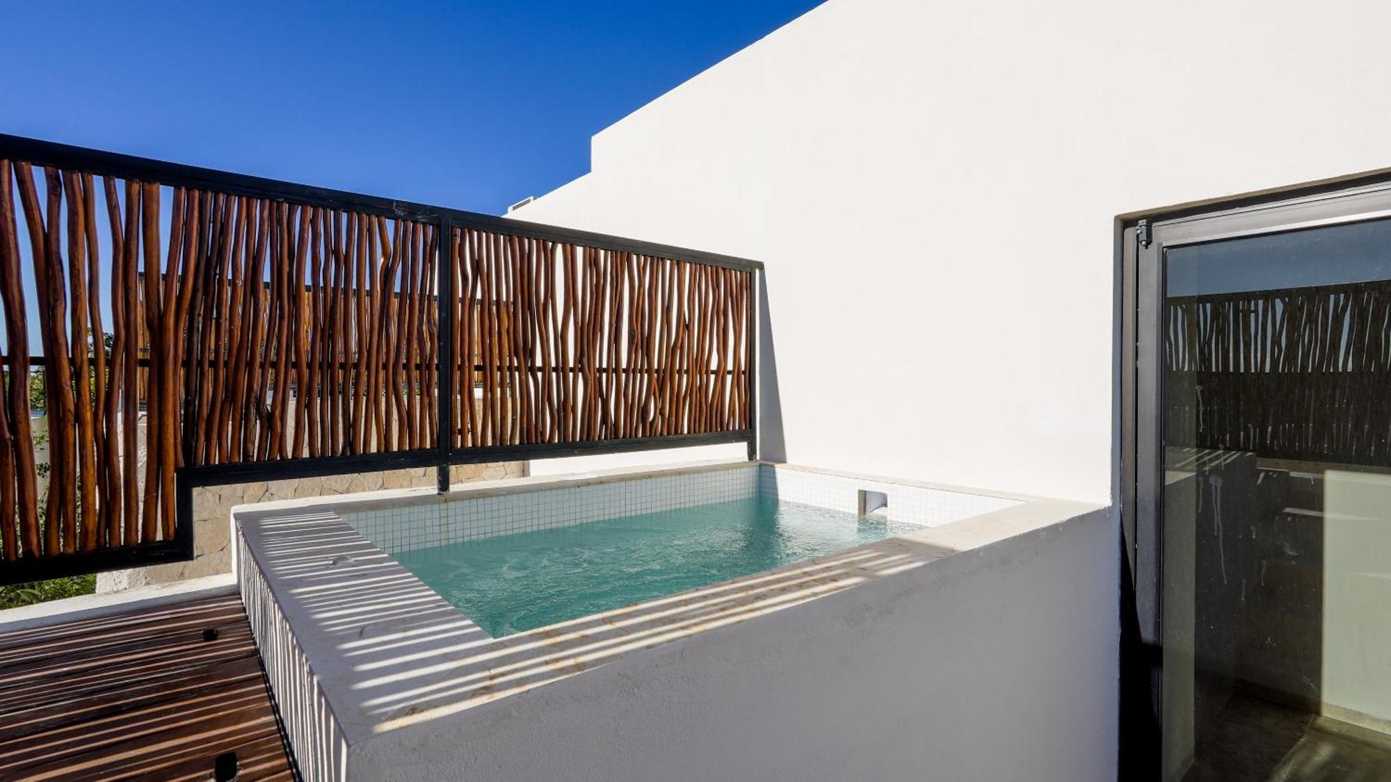 Holiday home Divine House With Private Roof And Pool Only 1km From The *