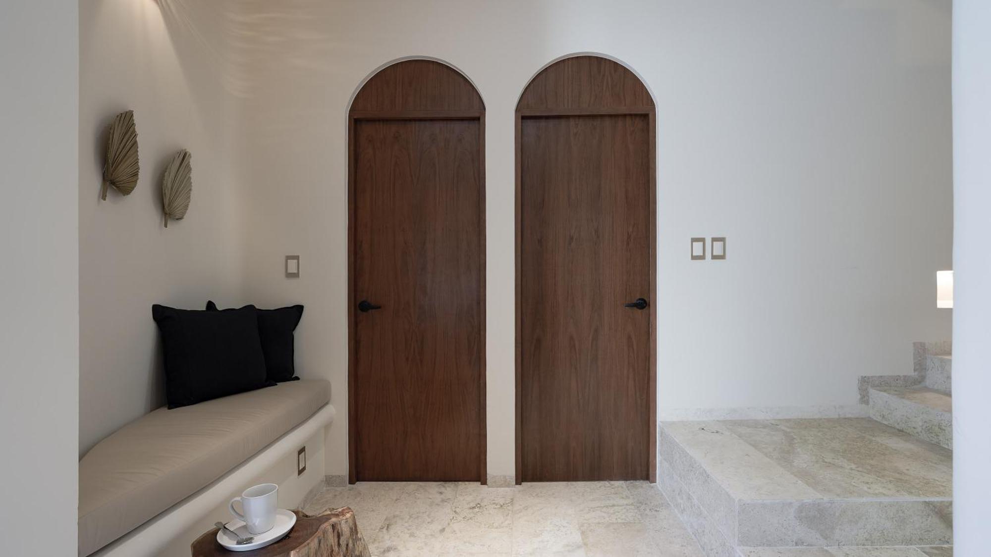 Divine House With Private Roof And Pool Only 1km From The *