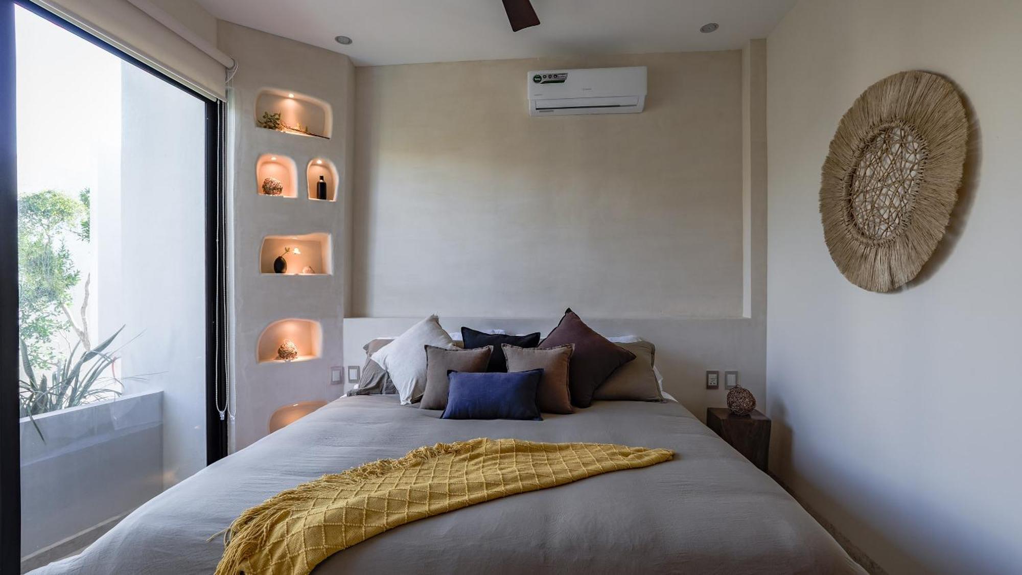 Divine House With Private Roof And Pool Only 1km From The *