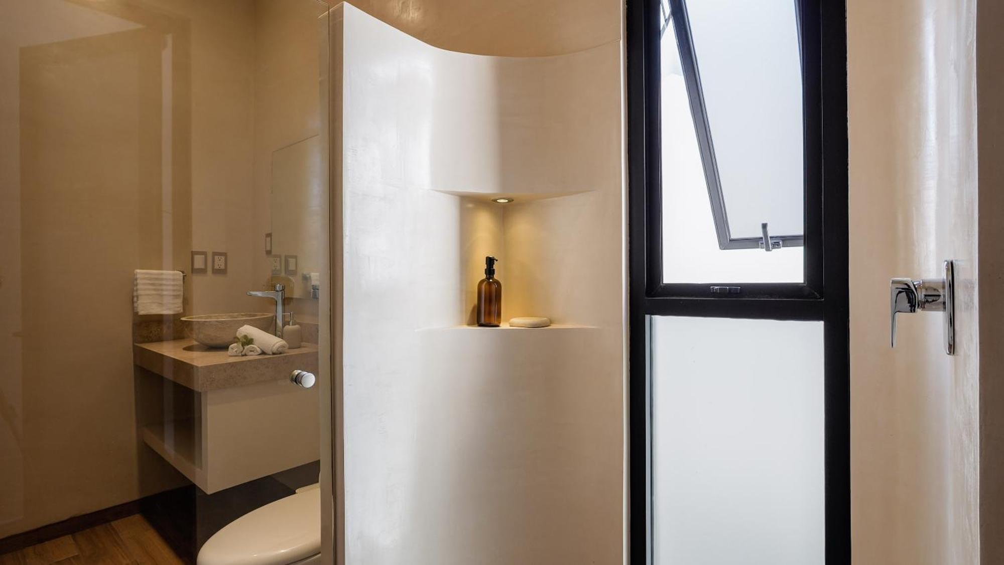 Holiday home Divine House With Private Roof And Pool Only 1km From The