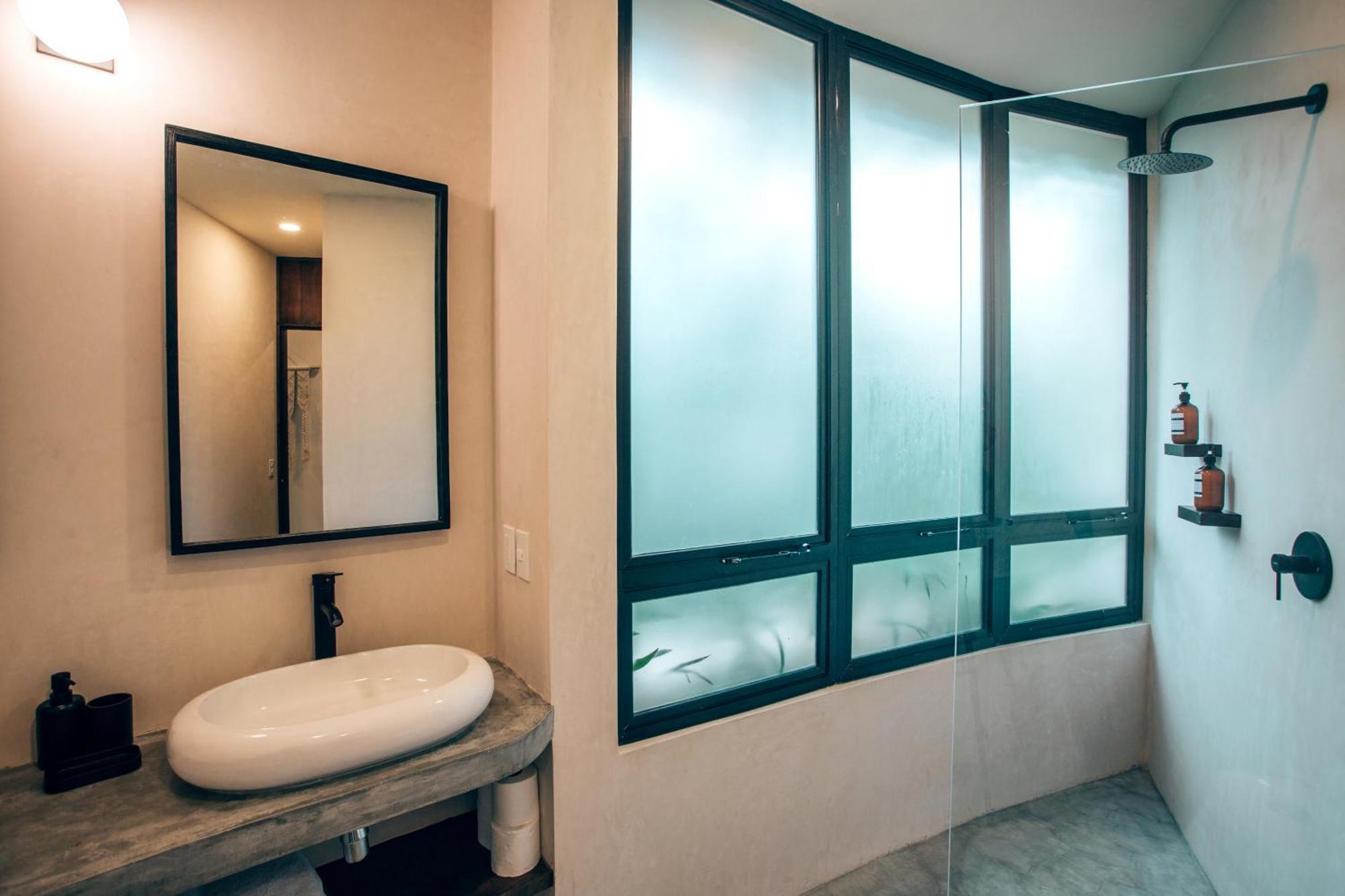 Luxury Jungle Villa-pvt Pool -100mbs- Concierge 8a *