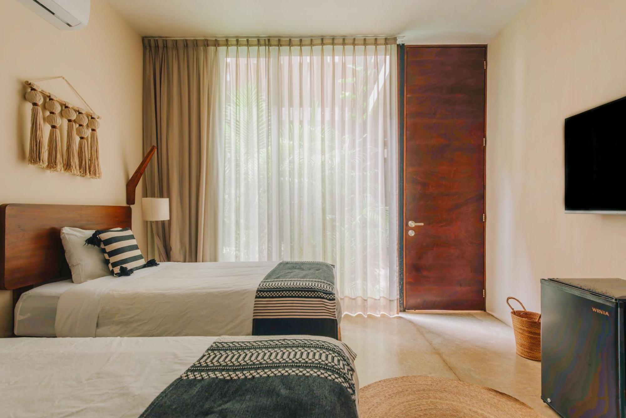 Spacious, Stylish, Comfortable, 2bd 2bth Condo,private Pool 24hr Concierge Aparthotel