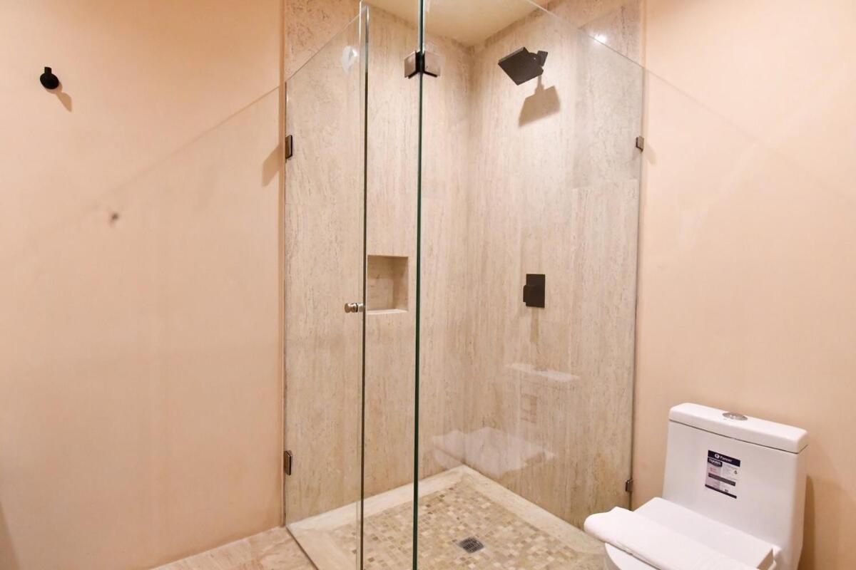 Loch By The Spot * Tulum