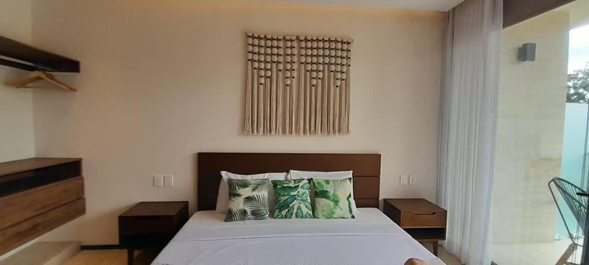 Hyde Office Master King With Common Rooftop Pool Gym Wfi Apartment