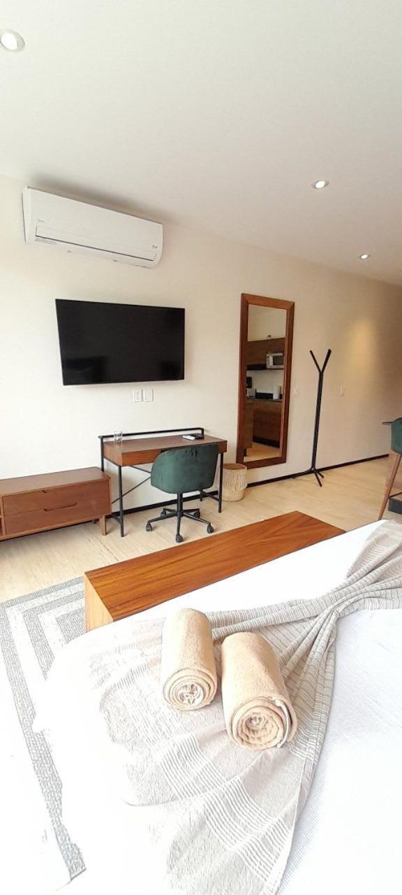 Hyde Office Master King With Common Rooftop Pool Gym Wfi Apartment *