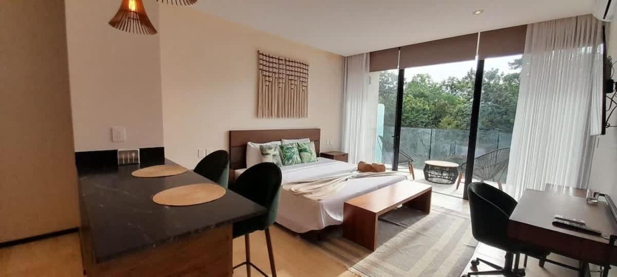Apartment Hyde Office Master King With Common Rooftop Pool Gym Wfi