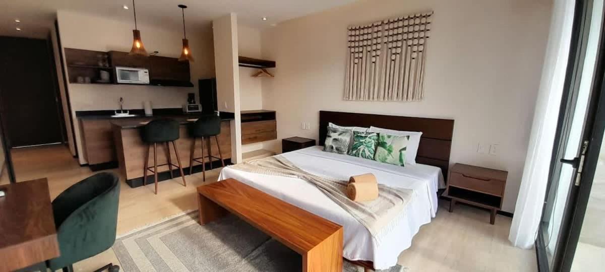 Apartment Hyde Office Master King With Common Rooftop Pool Gym Wfi *