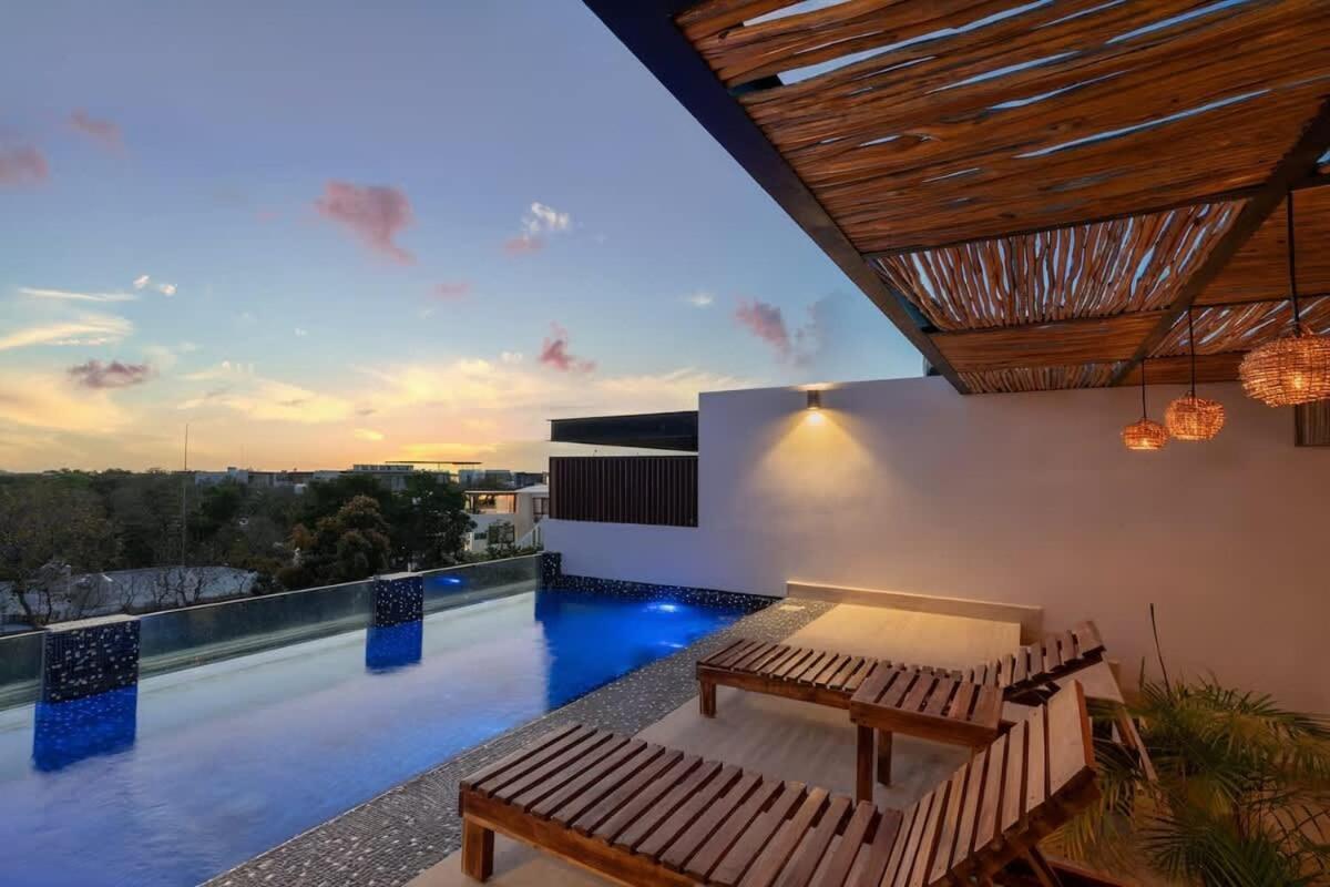 Hyde Office Master King With Common Rooftop Pool Gym Wfi Apartment *