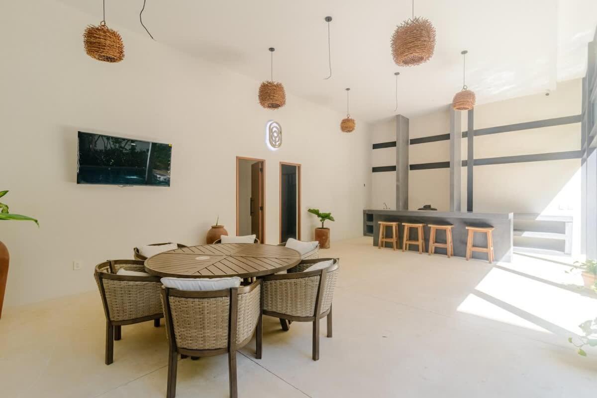 Ximbal 4 Guest Wifi Pool Gym Laundry Apartment