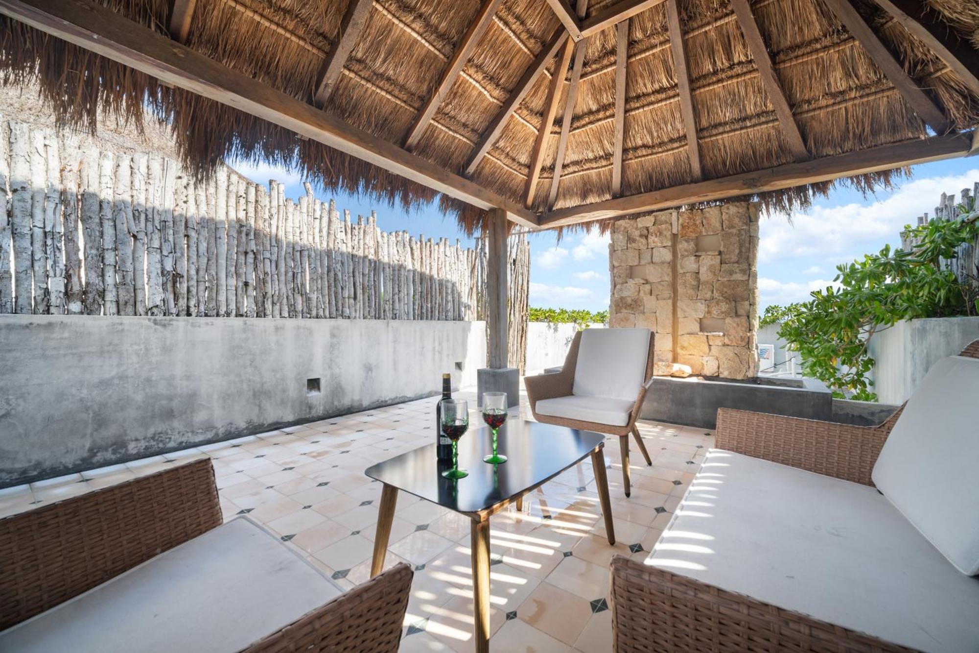 Apartment 2br Jungle Ph W Private Pool, Rooftop,