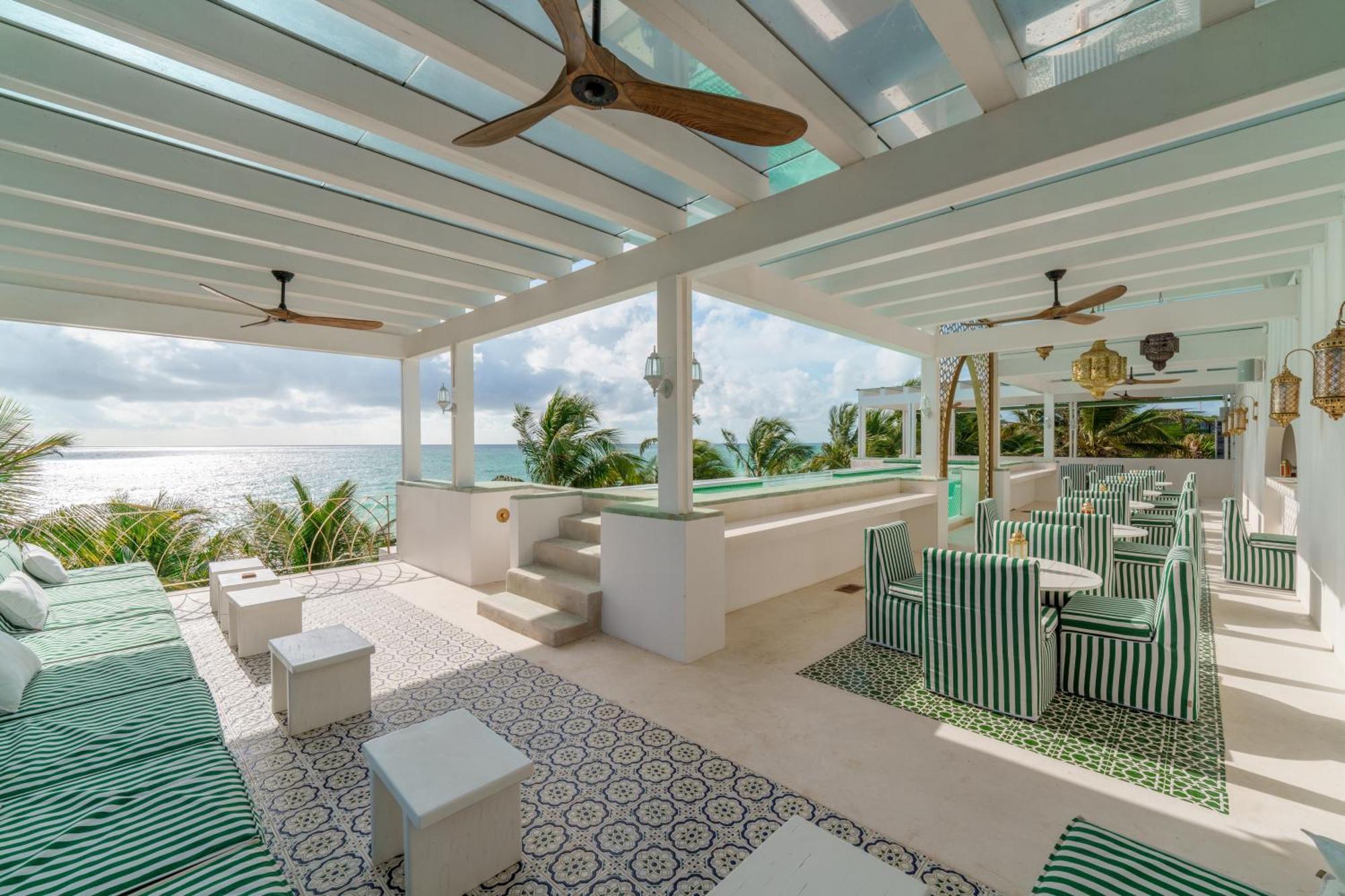 Hotel Sana Beachfront Boutique 5*