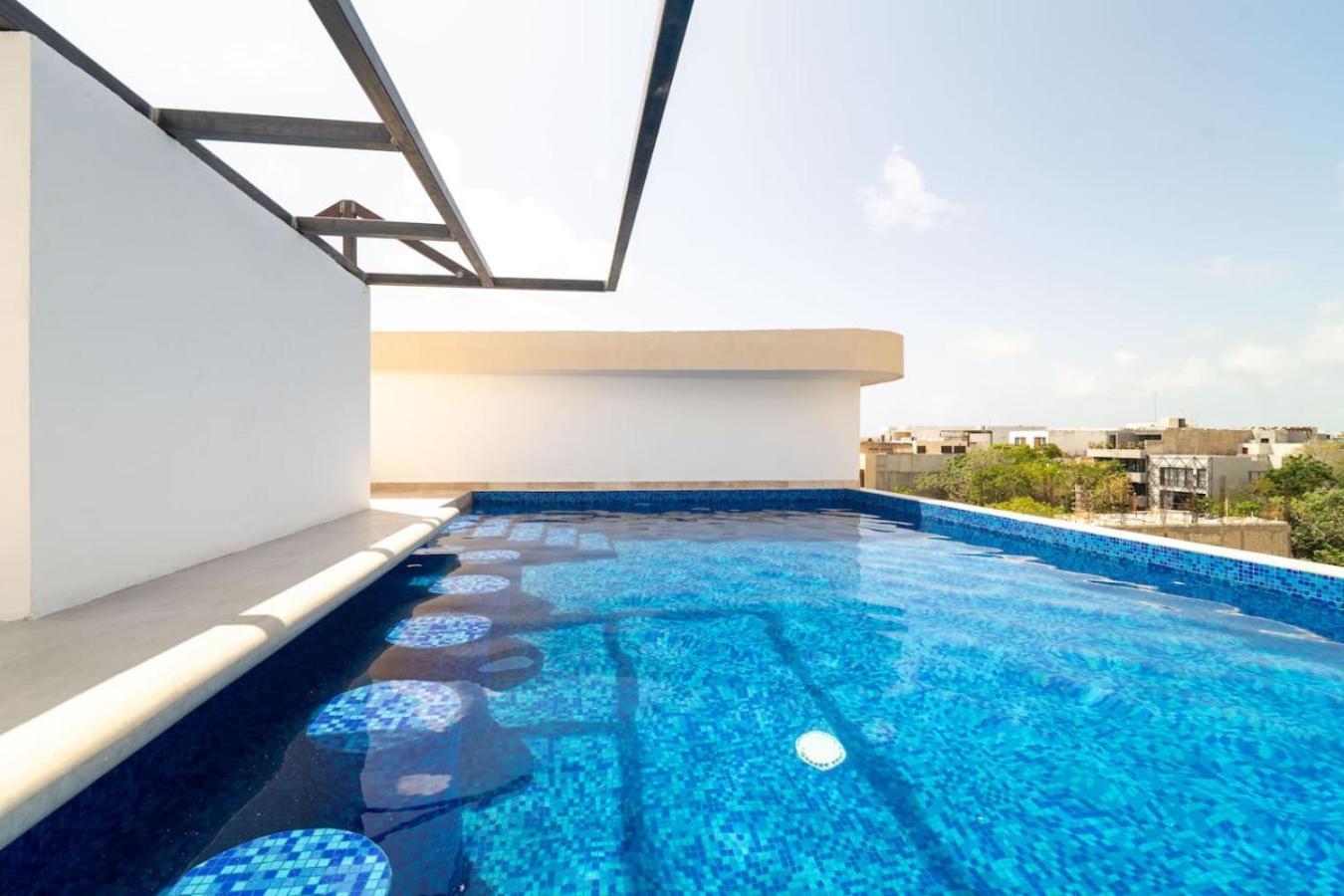 King W Private Balcony Rooftop Pool And Gym Holiday home Tulum