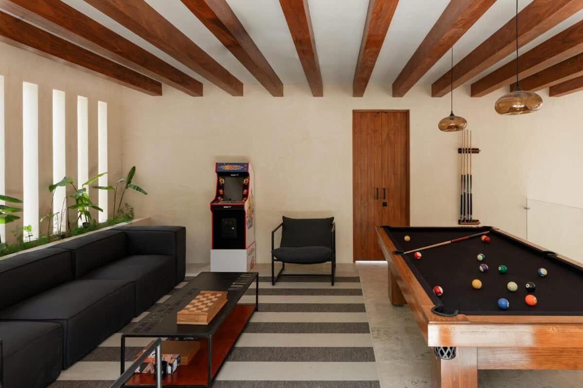 Holiday home Hacienda Babylon - 9 10 Pools Gym & Sauna