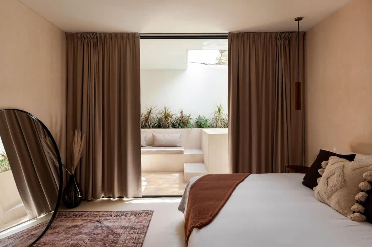 Holiday home Hacienda Babylon - 9 10 Pools Gym & Sauna *