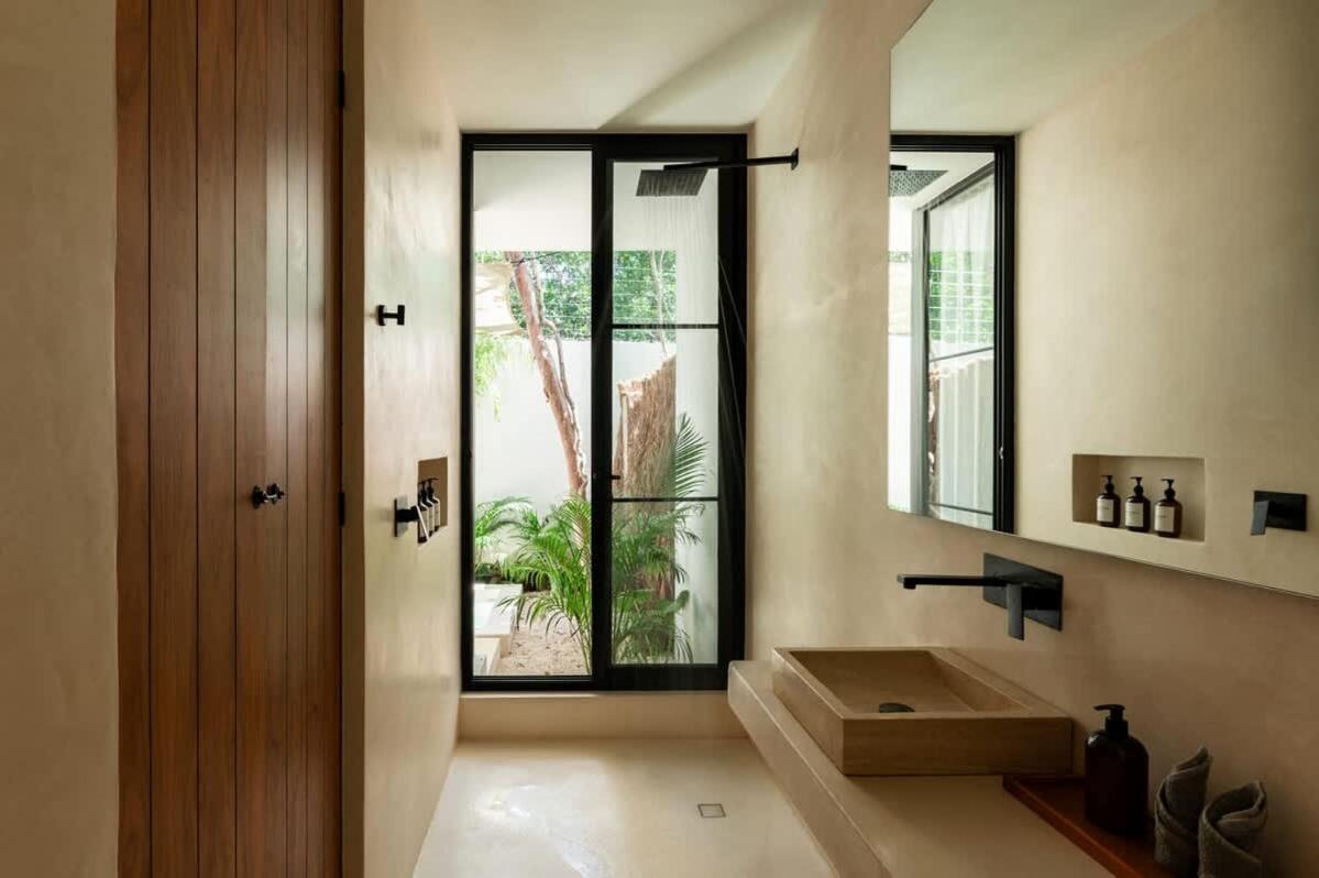 Hacienda Babylon - 9 10 Pools Gym & Sauna *