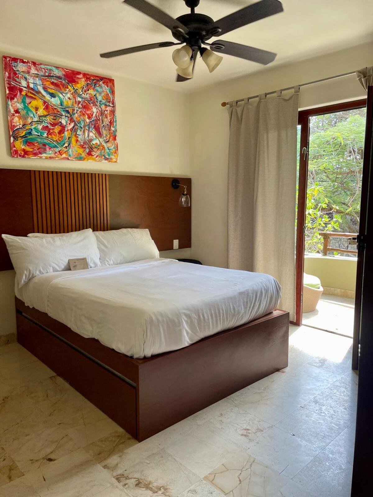 Apartment 2br Kobah 1 Block To & 5th Pool Gym *