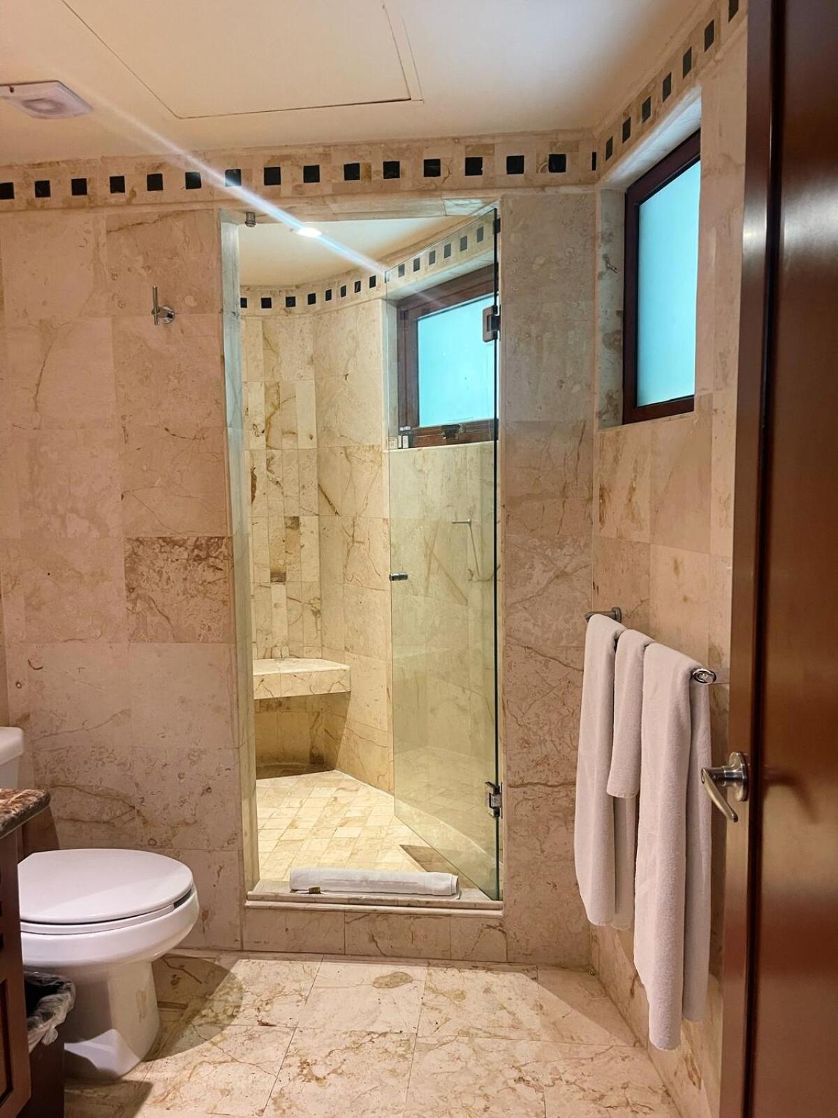 2br Kobah 1 Block To & 5th Pool Gym *