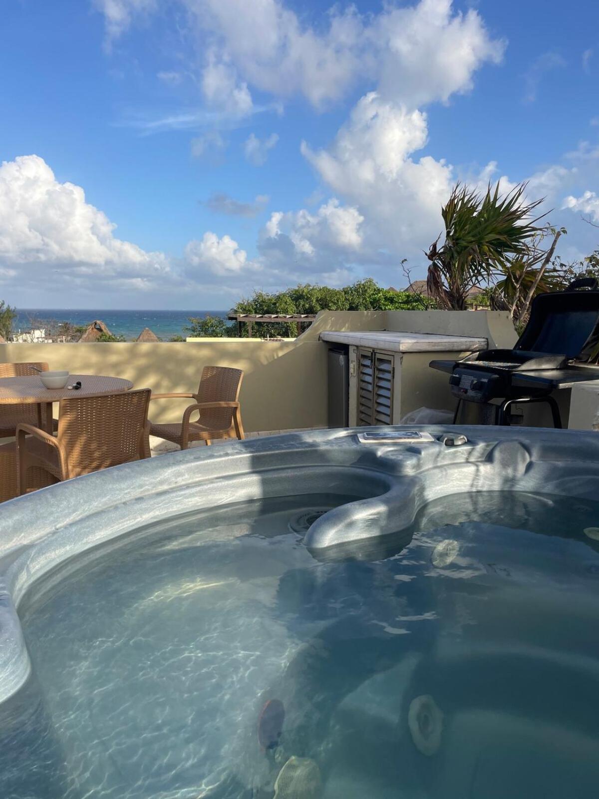 Apartment 2br Kobah 1 Block To & 5th Pool Gym