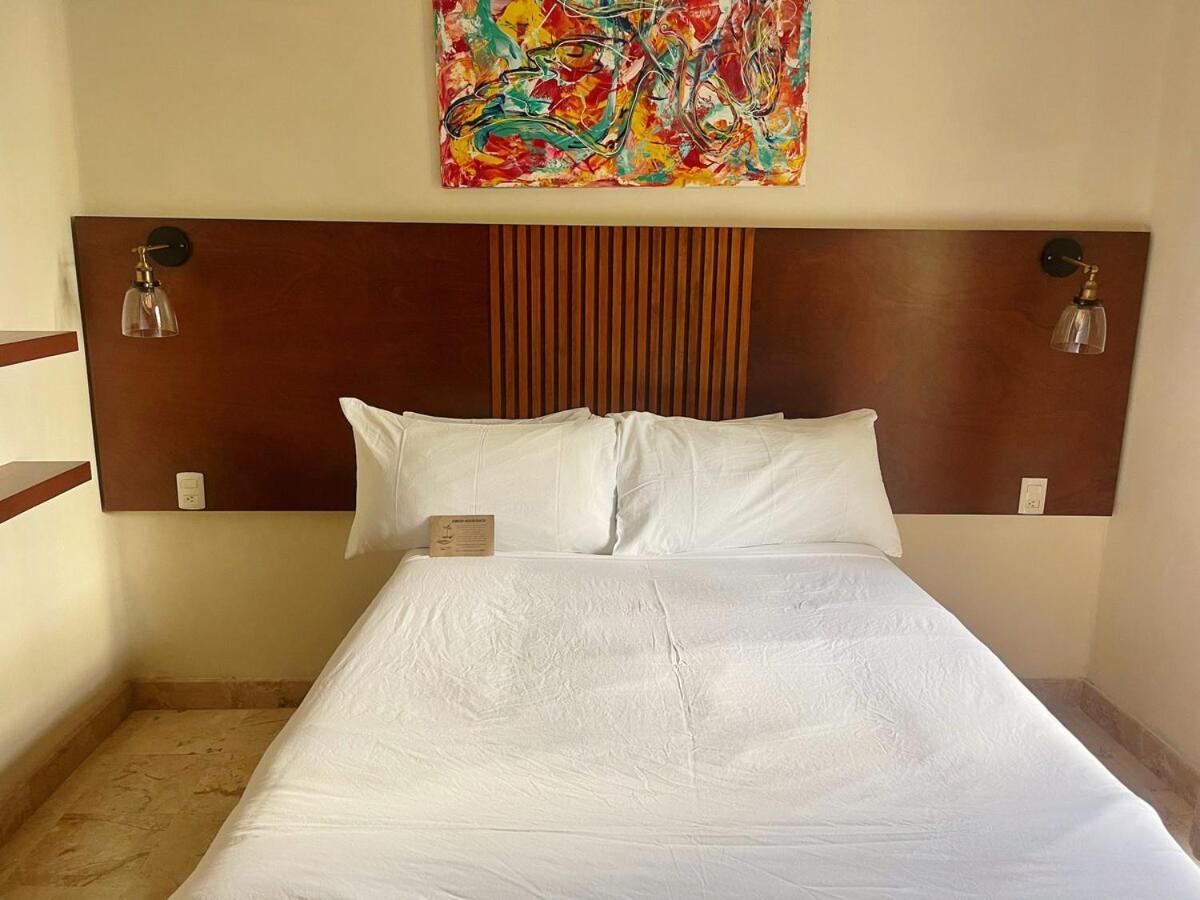 2br Kobah 1 Block To & 5th Pool Gym Apartment *