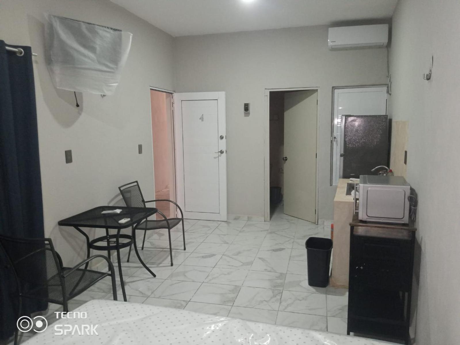 Alcoby Hostel *