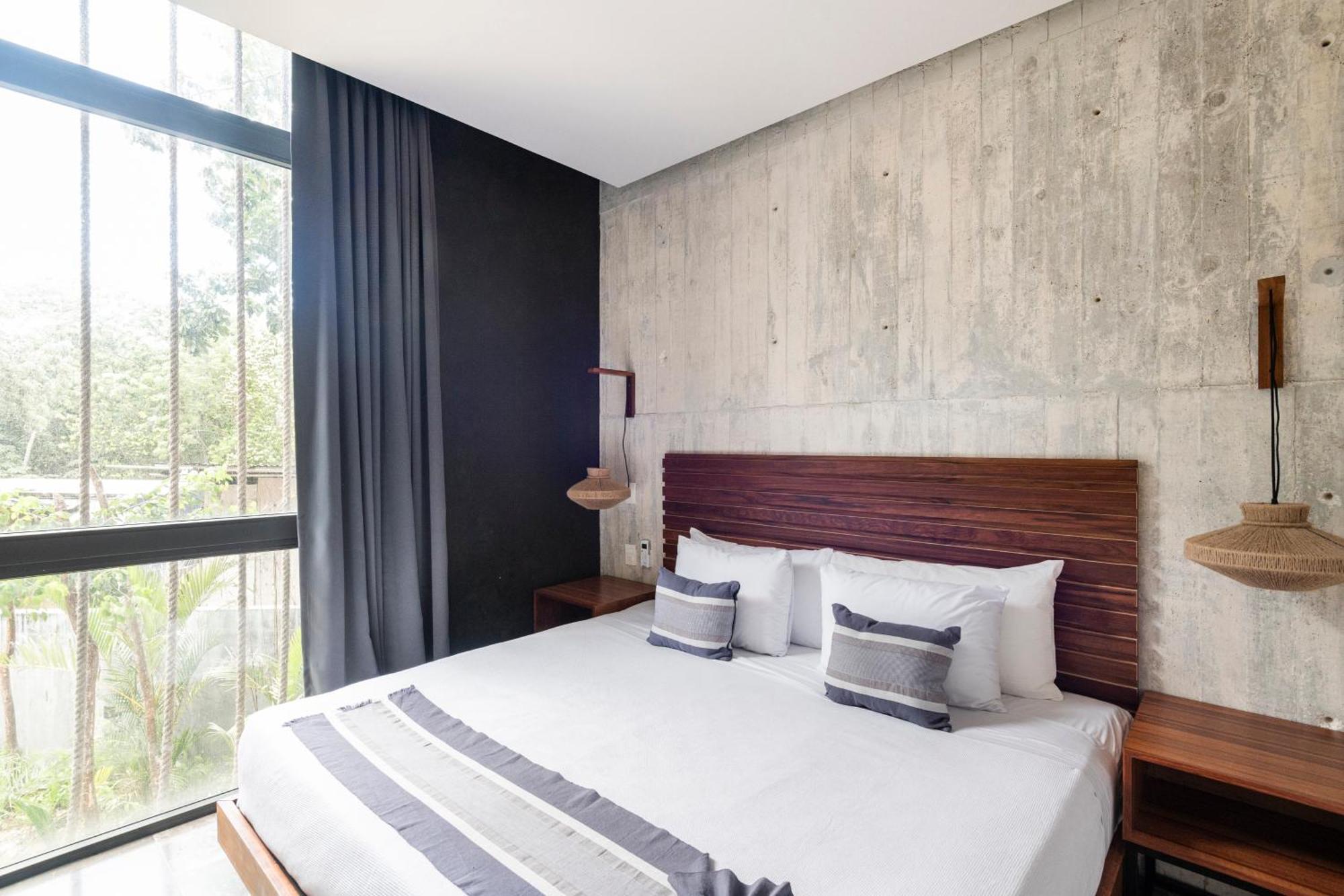 Iik Luxury By Spot *