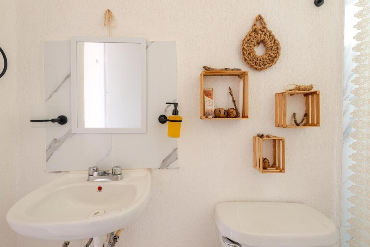 Hippie Artisan Jungle Flat Pool Apartment *