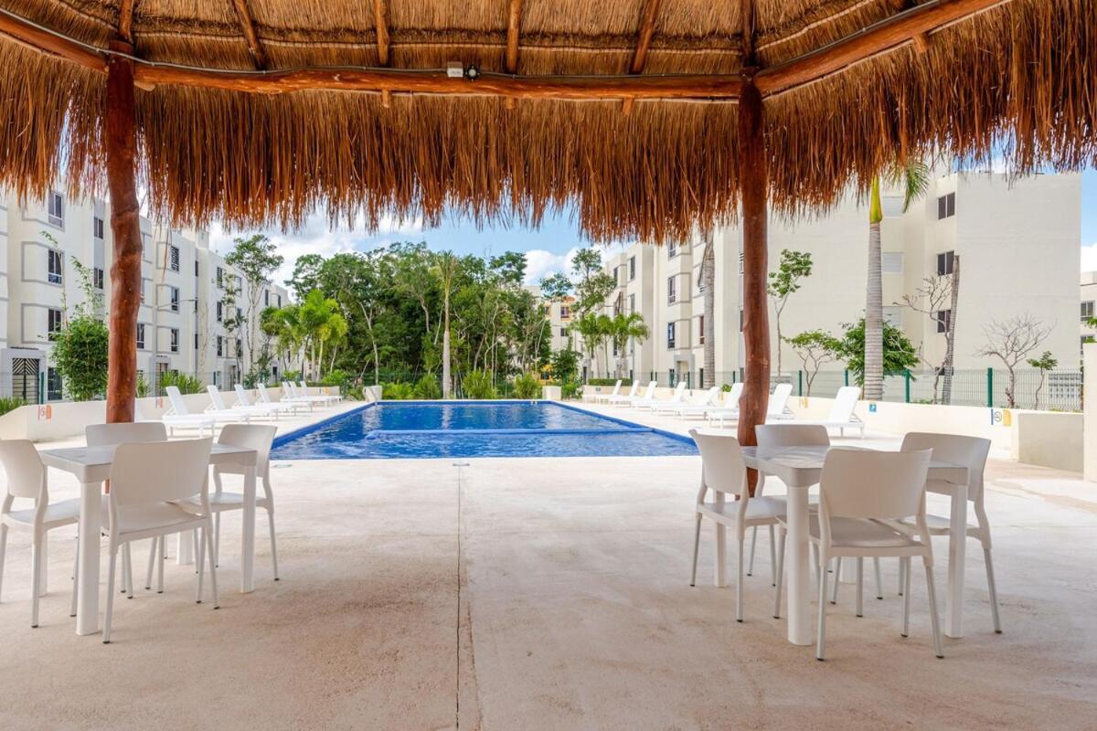 Hippie Artisan Jungle Flat Pool Tulum